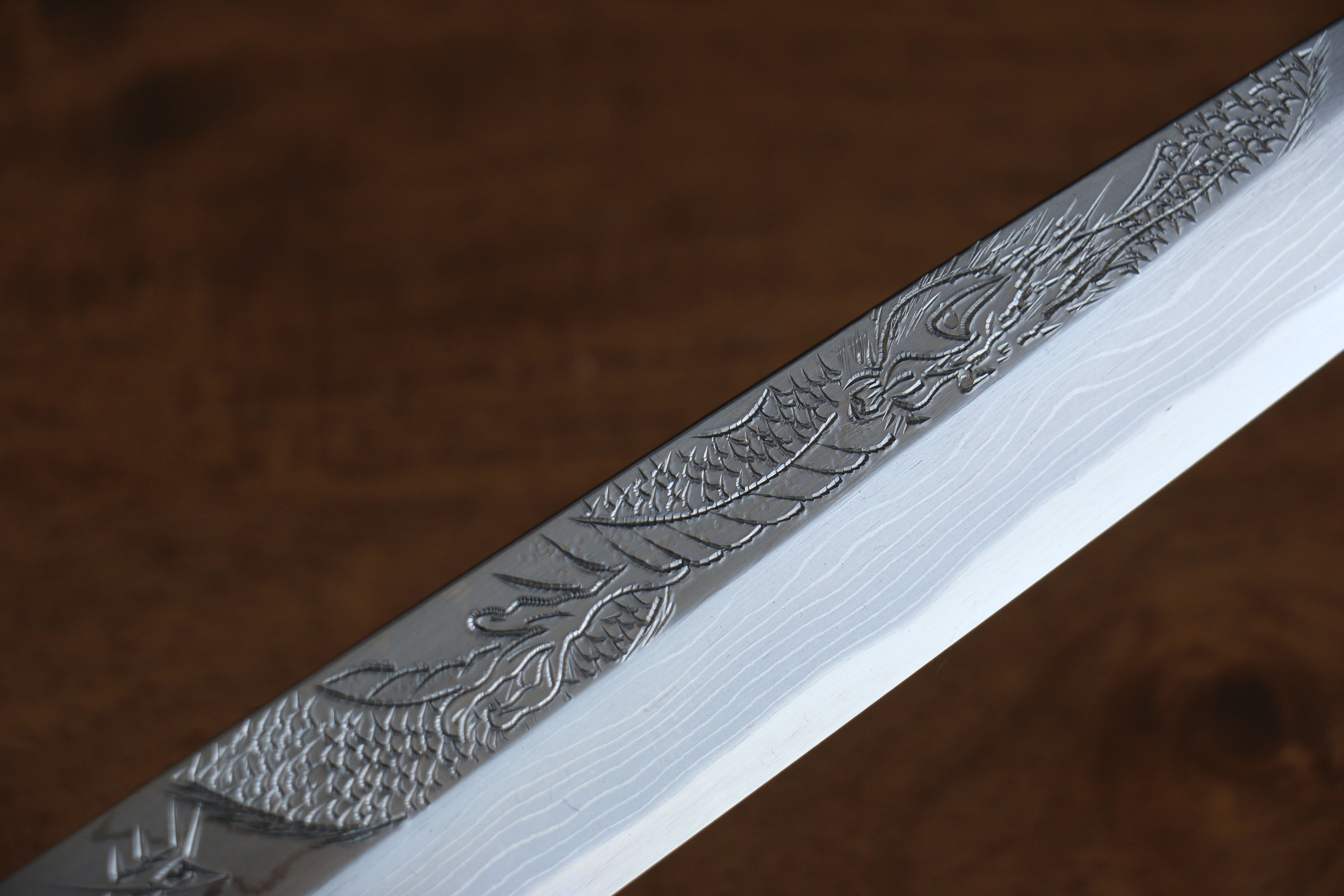 堺 孝行 天龍 Uzushio 渦潮 青鋼二號 刻有龍的圖樣 柳刃  300mm 紅黑檀 握把 附刀鞘 - 系列商品之9 - 清助刃物