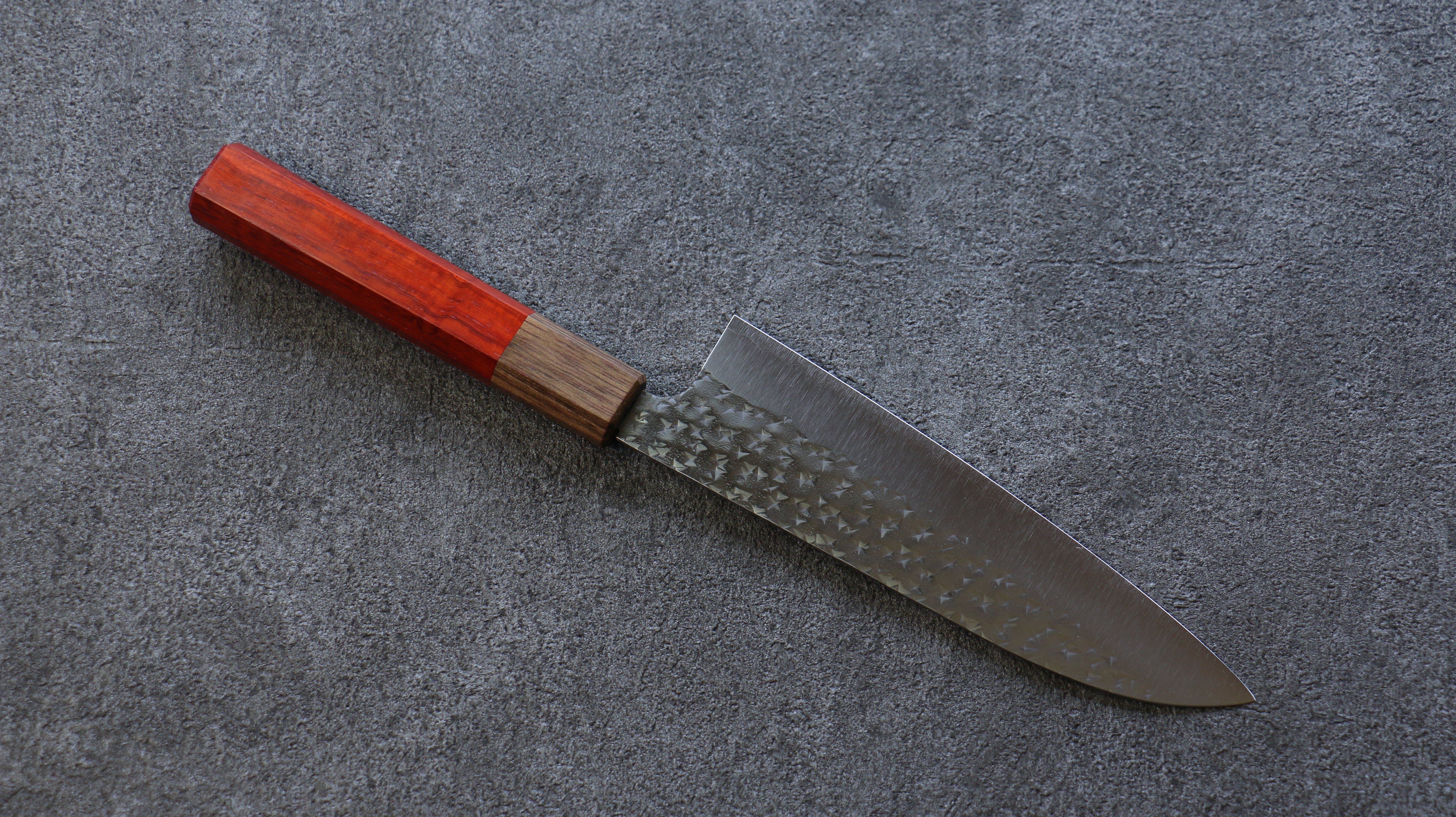 黑崎 優 閃光流 SG2 鎚目 小三德刀 150mm 紅花梨木 握把 - 清助刃物