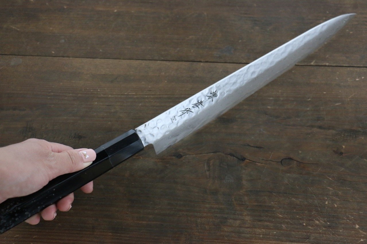 堺 孝行 AUS10 45層大馬士革紋 鎚目 筋引  240mm 銀漆塗握把 附刀鞘 - 清助刃物
