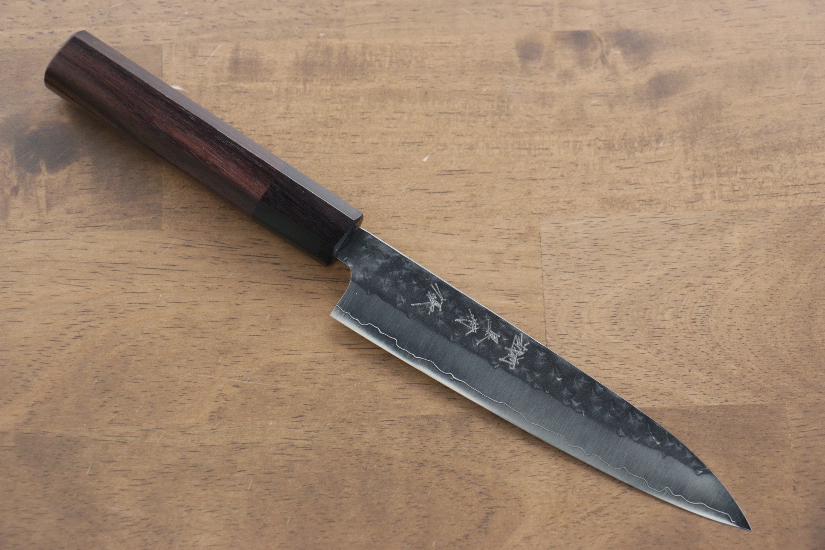 黑崎 優 閃光 SG2 鎚目 多用途小刀  150mm 紫檀木（口輪：黑合成木） 握把 - 清助刃物