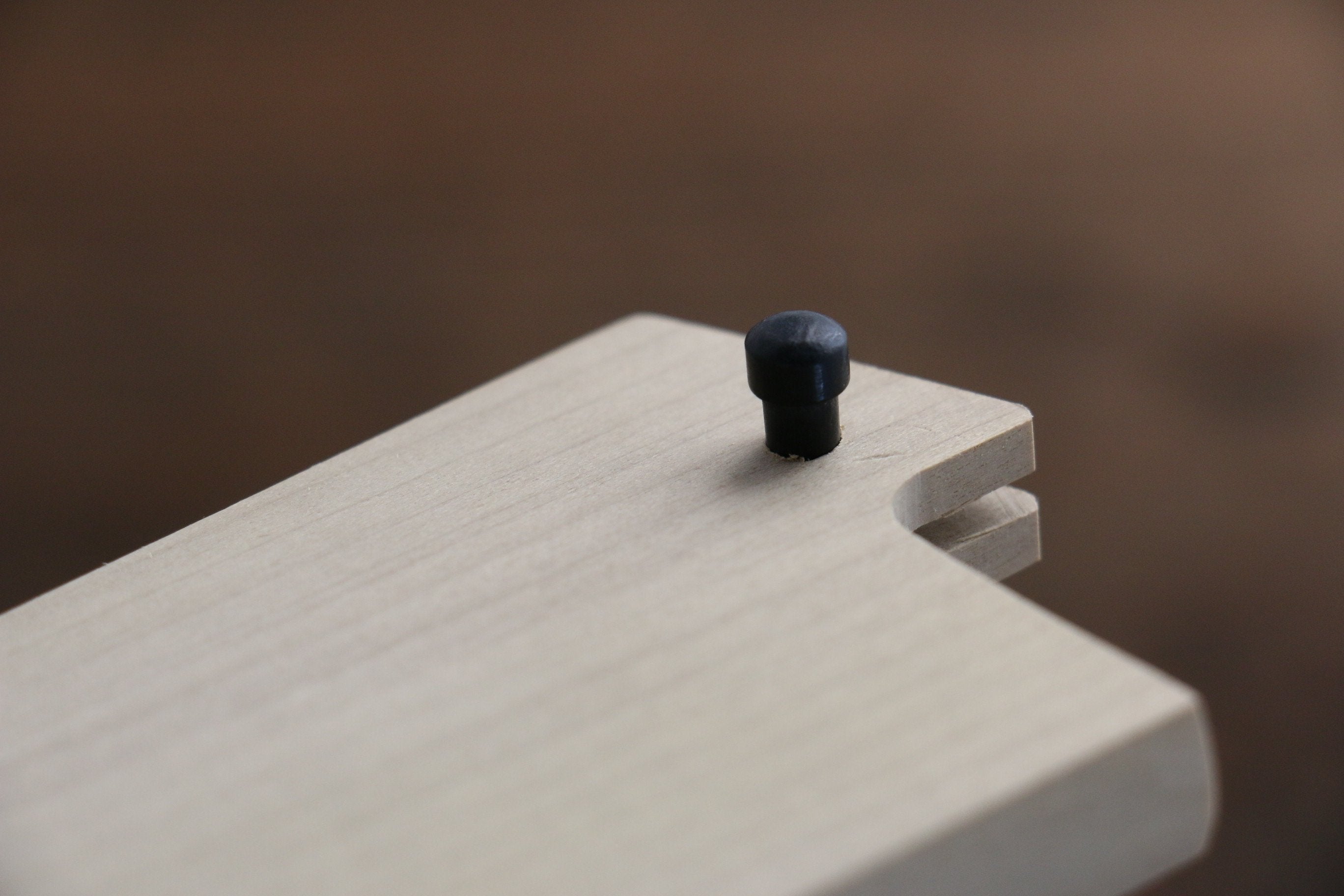 刀鞘安全栓 合成木 15mm x 4mm - 清助刃物