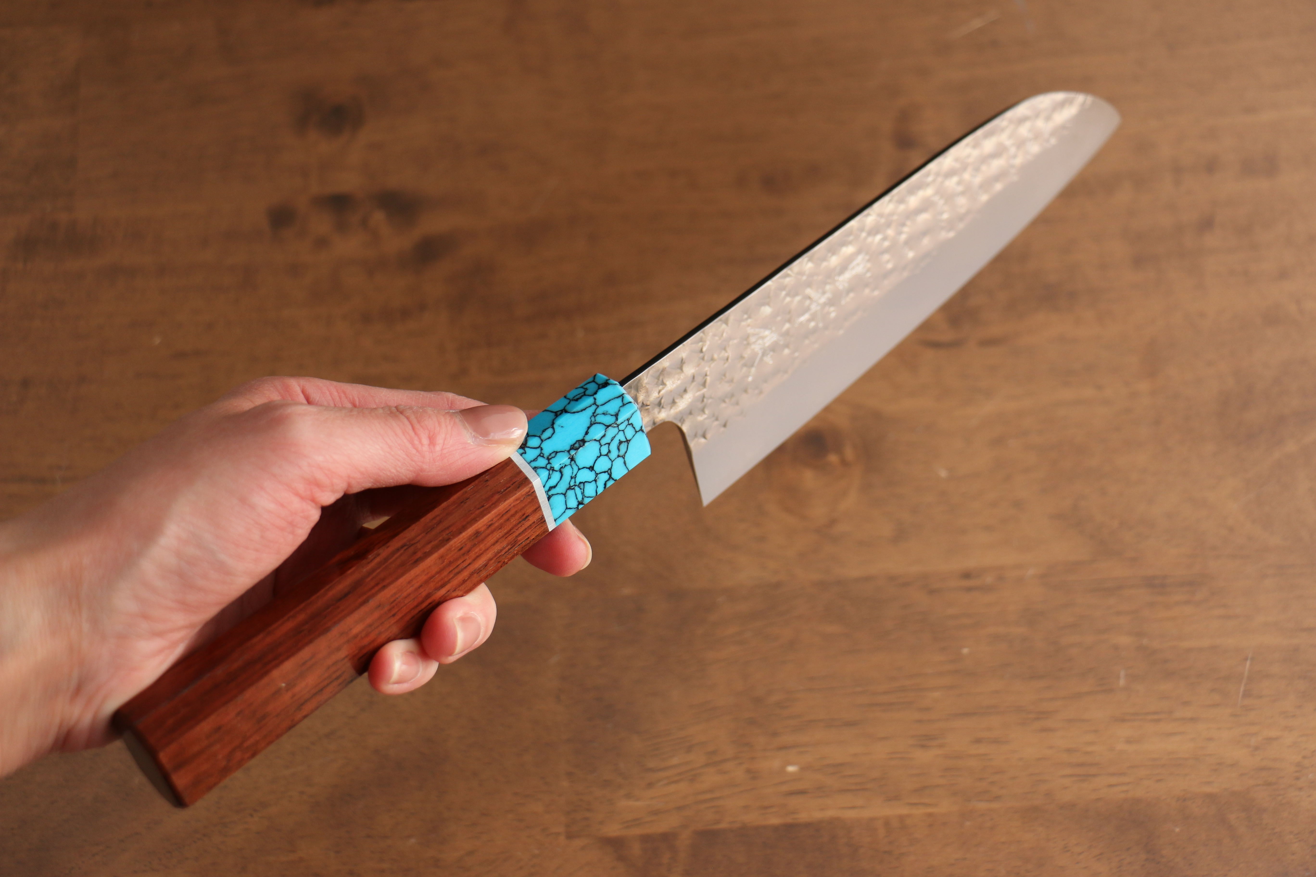 黑崎 優 閃光流 SG2 鎚目 三德刀 170mm 紫檀木（口輪：青色綠松石） 握把 - 清助刃物